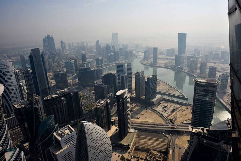 بدء تجربة ضخ المياة في قناة دبي