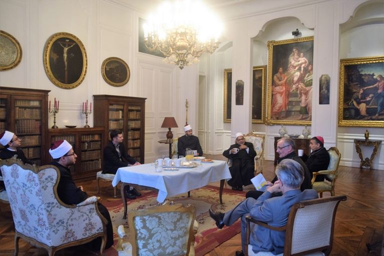 جانب من أنشطة قافلة الأزهر ومجلس حكماء المسلمين بفرنسا