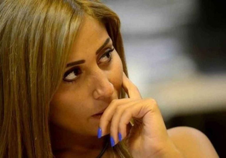 دينا الشربيني اتهمت بتعاطي المخدرات 6 فنانين في قفص الاتهام