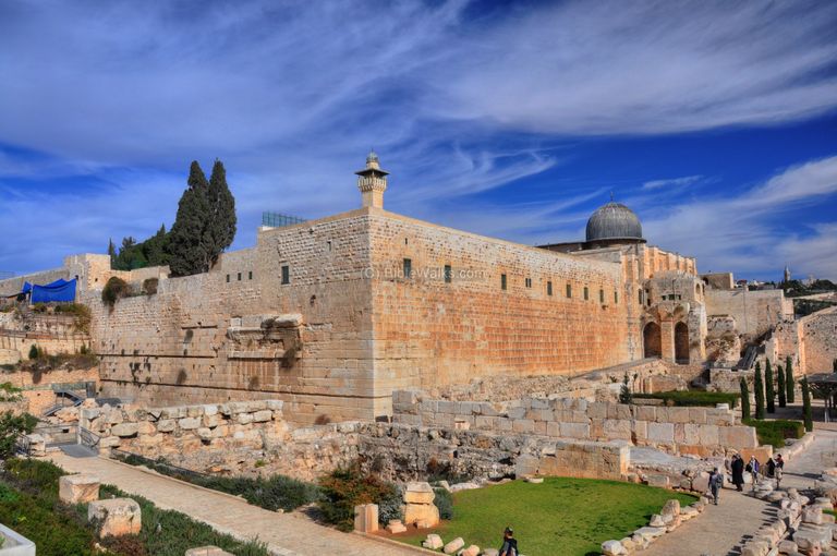 الحائط الجنوبي المسجد الأقصى بالقدس الحفريات الإسرائيلية تزيد المخاوف من انهيار المسجد