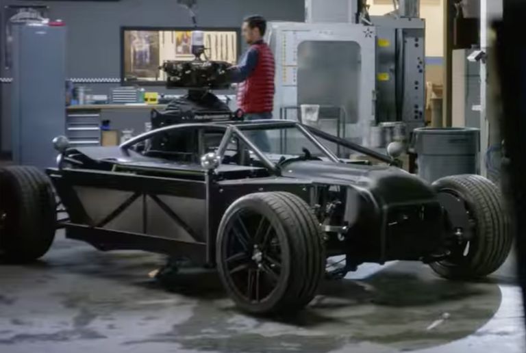 بلاكبيرد أثناء التجهيز لتصوير أحد المشاهد بلاكبيرد الحل الأمثل لتصوير السيارات في السينما