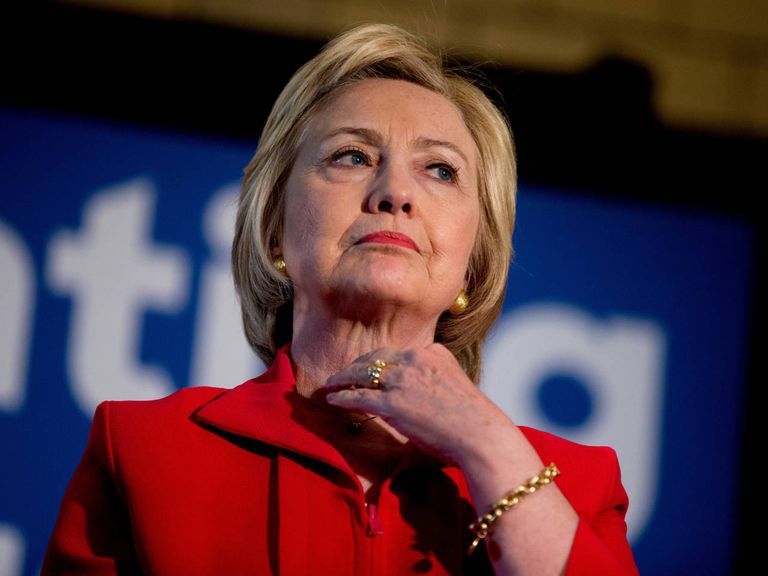 كلينتون تخشى تأثير إعادة القضية للضوء على حماسة مؤيديها صراع ترامب وهيلاري نحو البيت الأبيض في أمتاره الأخيرة