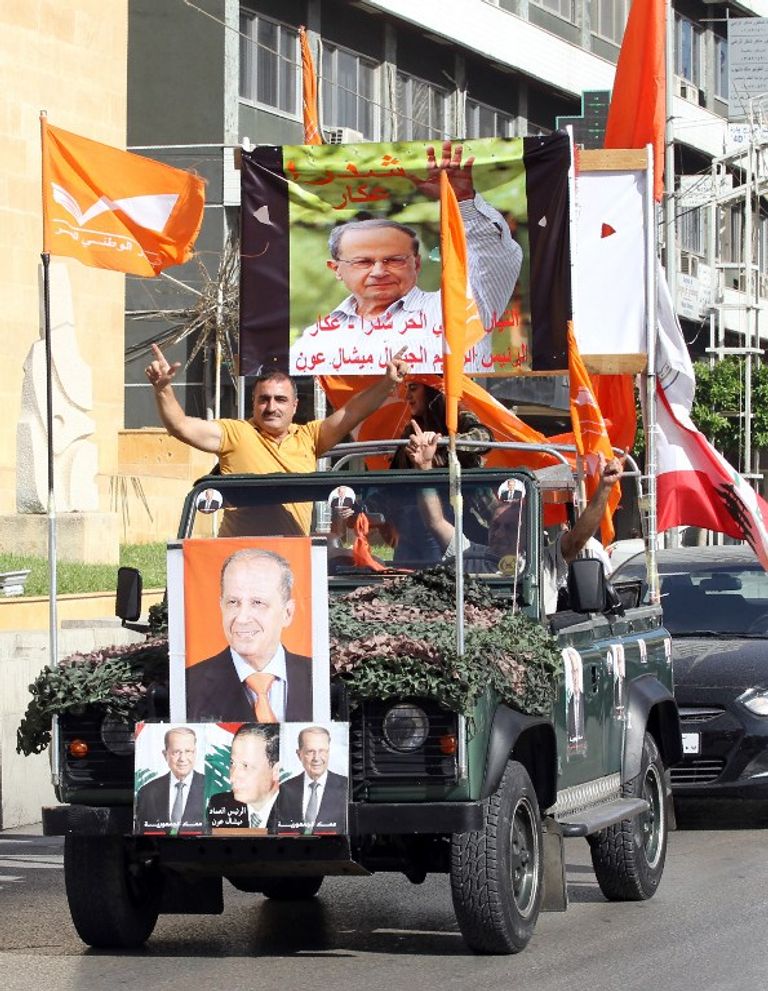 لبنانية تحتفل بفوز عون