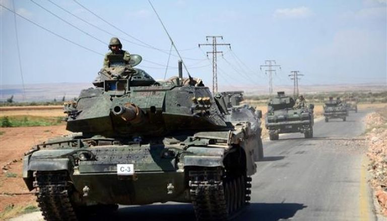 تركيا تنشر دبابات ومدرعات قرب العراق