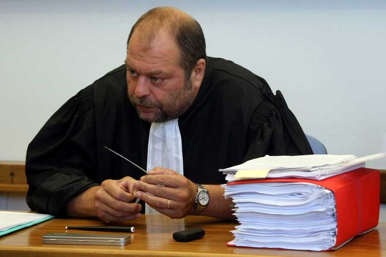 العاهل المغربي يتكفل بنفقات الدفاع عن سعد لمجرد