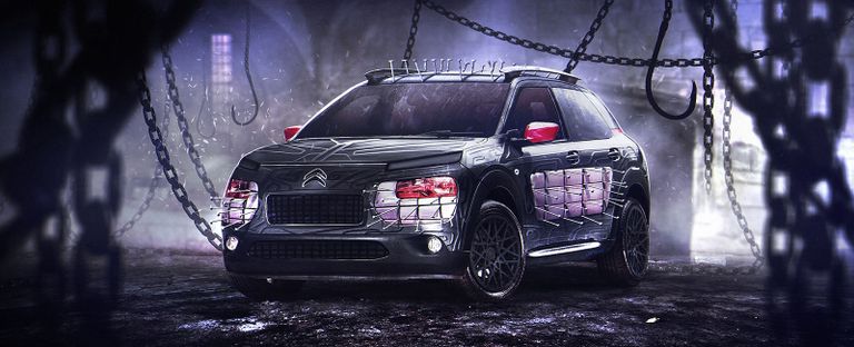 رسامون أمريكيون يقومون برسم السيارات على أشكال الشخصيات المرعبة من الأفلام