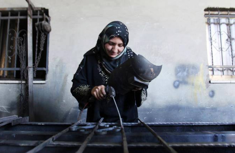 رنيم الصفدي إمرأة تتسلح بعزيمة الرجال