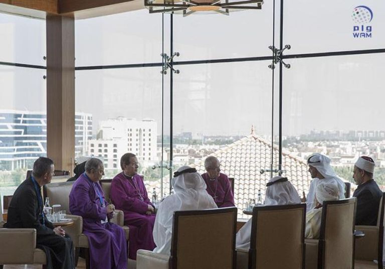 محمد بن زايد يستقبل شيخ الأزهر ورئيس الطائفة الأسقفية الإنجليكانية 2 محمد بن زايد يستقبل شيخ الأزهر ورئيس الطائفة الأسقفية الإنجليكانية