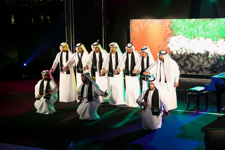 صور متنوعة من عرض