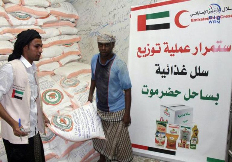 الهيئة بدأت توزيع السلال الغذائية على 5327 أسرة الهلال الأحمر الإماراتي يكثف أعماله الإغاثية والإنسانية في فوة