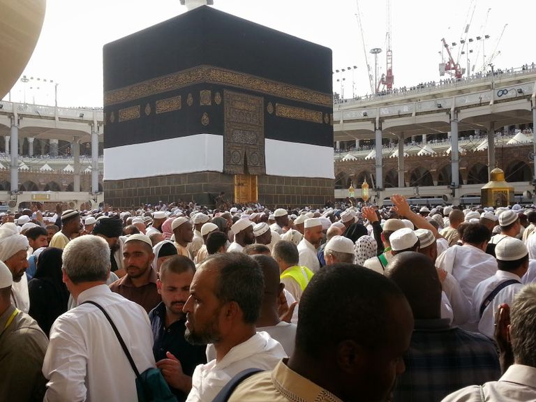 المقترح يستهدف حماية النساء من التزاحم الحجر الأسود بداية الطواف بالبيت العتيق