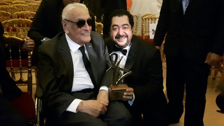 الفائزون بالجوائز في صورة جماعية