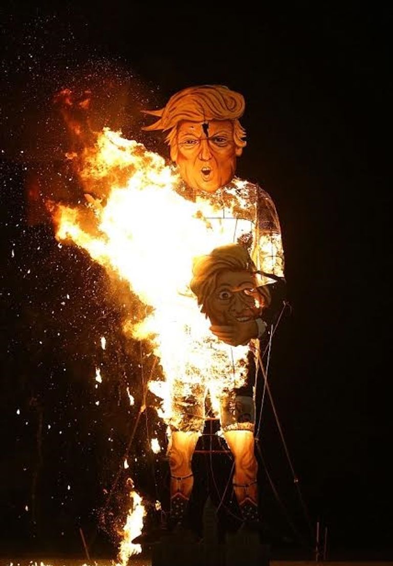 حرق نسخة من ترامب في بريطانيا 1