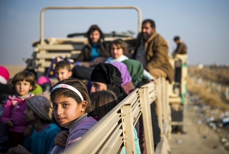 مدنيون فارون من الرقة