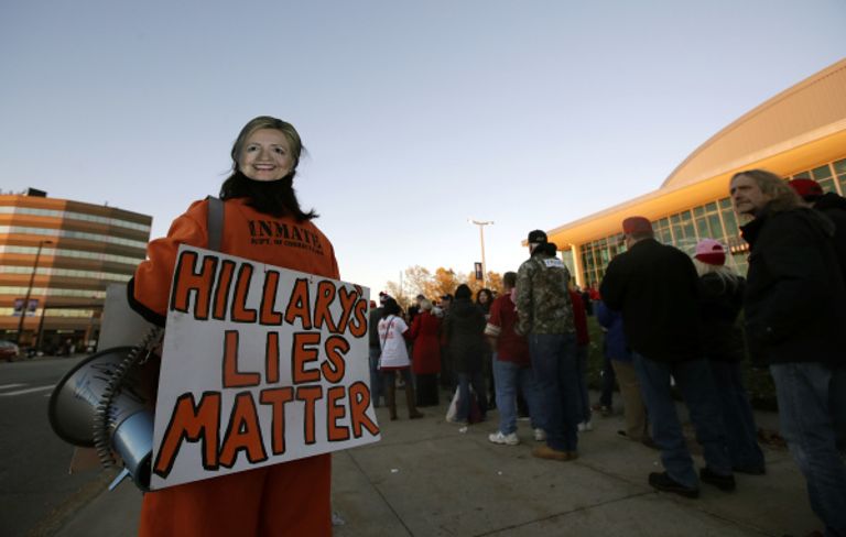 ترامب وسط مؤيديه