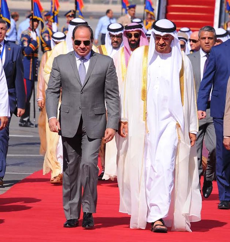 الرئيس المصري خلال استقباله الشيخ محمد بن زايد آل نهيان