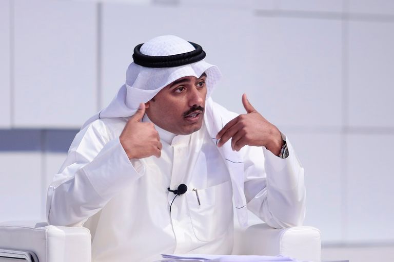 من الأمسية الشعرية التي أحياها الشاعران حامد زيد وناصر القحطاني