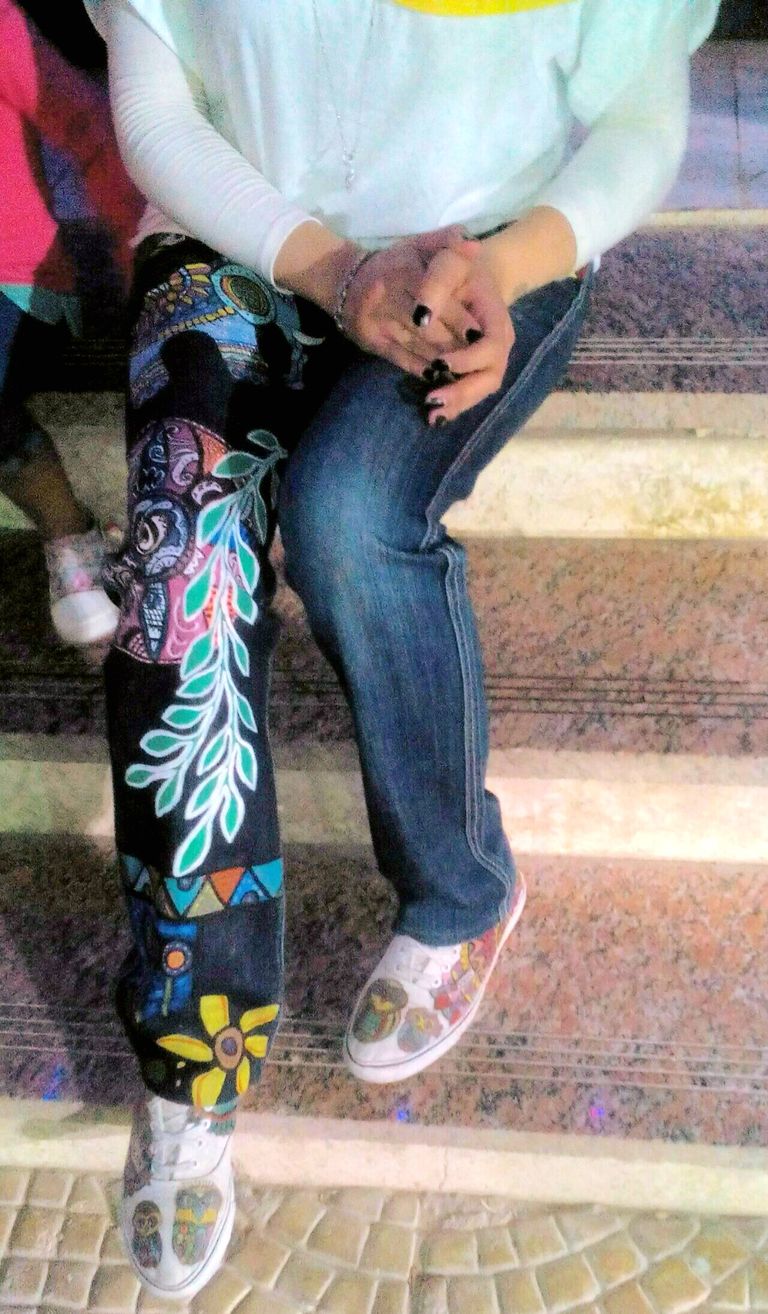 "نيفين" المصرية تنافس الطباعة على الملابس والأحذية4