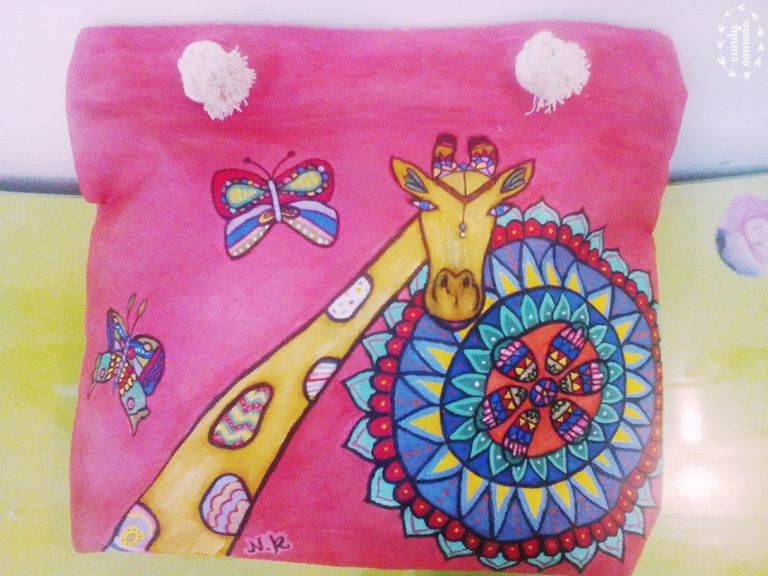 "نيفين" المصرية تنافس الطباعة على الملابس والأحذية5