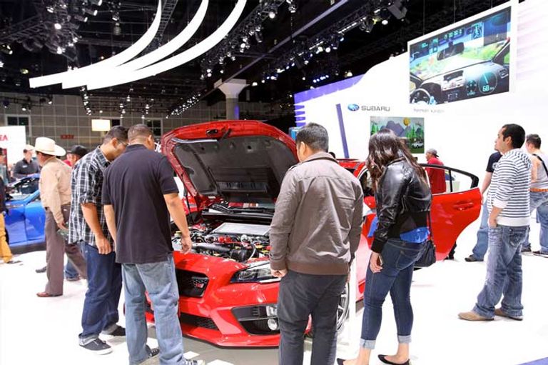 قسم السيارات المعدلة صورة لمدخل معرض لوس أنجلوس العالمي للسيارات