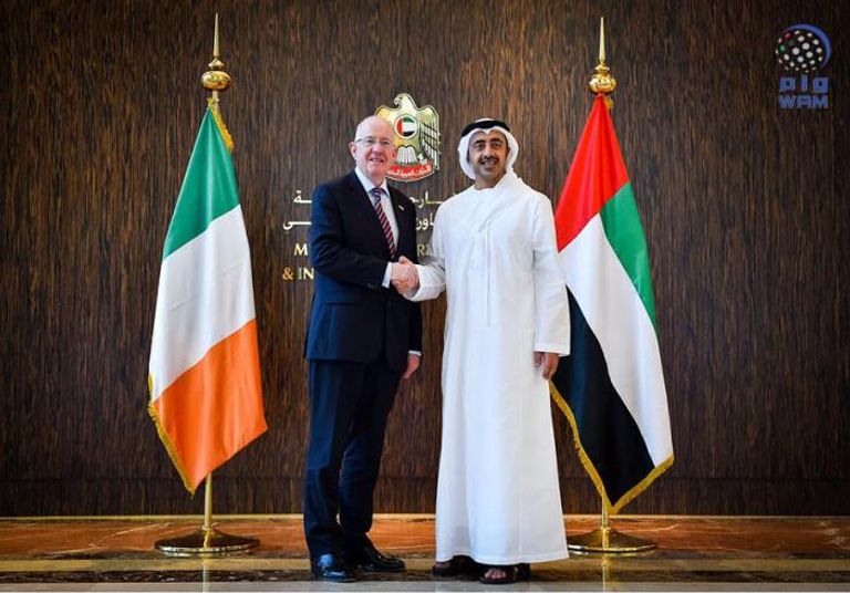 الشيخ عبدالله بن زايد آل نهيان يلتقي نظيره الإيرلندي في أبوظبي