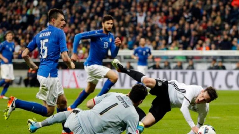 من مواجهة سابقة بين المنتخبين