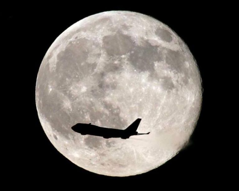 القمر الفائق بالأقصر