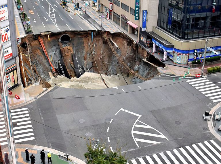 الحفرة قبل وبعد