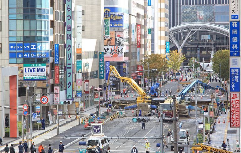 الحفرة قبل وبعد