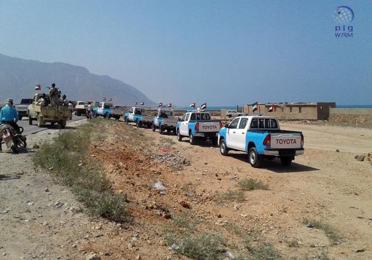 تسليم الدفعة الأولى من السيارات لدعم شرطة سقطري