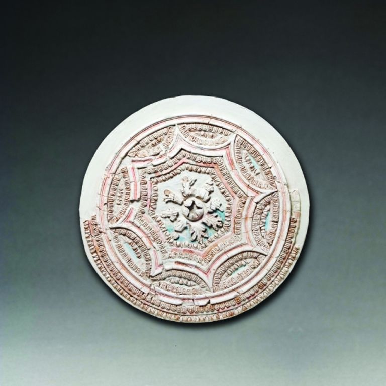 - من مقتنيات معرض