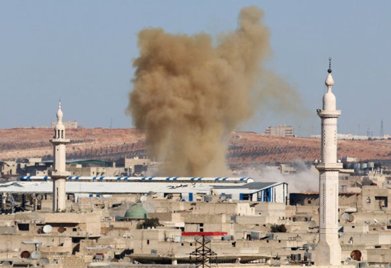 طفل ووالده في حلب