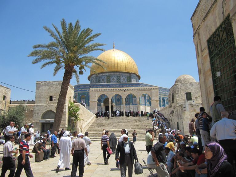 لم يستسلم الفلسطينيون لمحاولات التهويد 