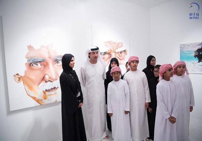 من زيارة الشيخ هزاع بن زايد آل نهيان، نائب رئيس المجلس التنفيذي لإمارة أبوظبي، لمعرض فن أبوظبي
