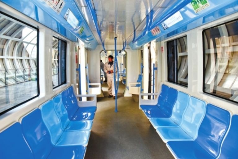 القطار المعلق الجديد