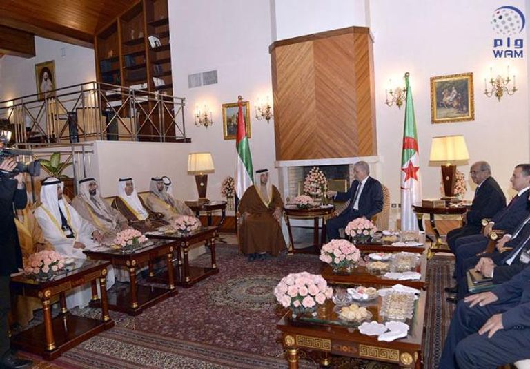 منصور بن زايد يزور مقبرة شهداء الجزائر