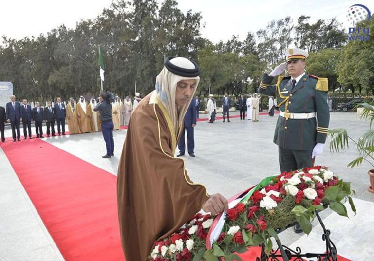 منصور بن زايد يزور مقبرة شهداء الجزائر