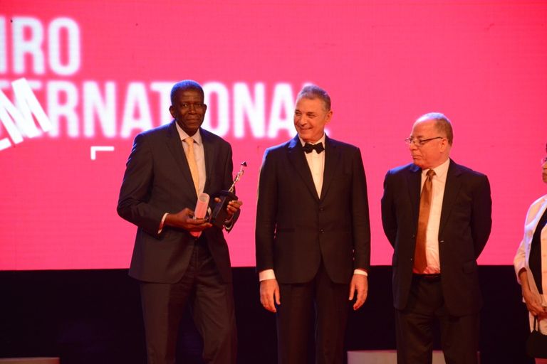 خلال حفل تسيلم الجوائز