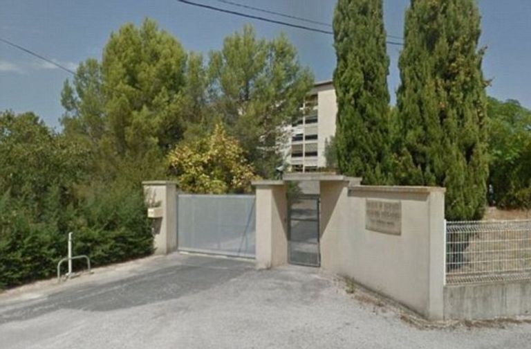 قوات من الشرطة في موقع الهجوم