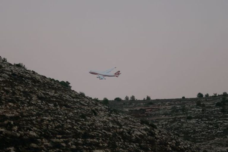 عمليات الإطفاء مستمرة بإسرائيل