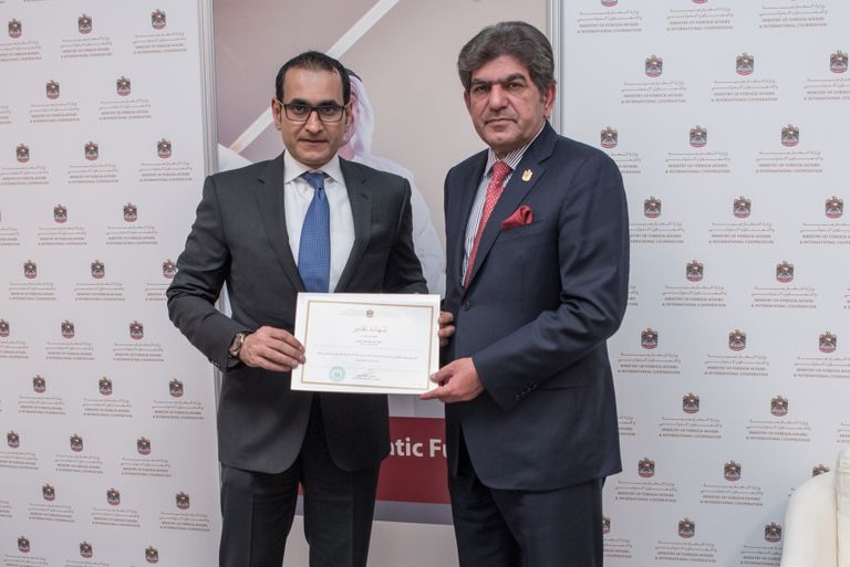 شمة بنت سهيل المزروعي وزيرة شؤون الشباب 