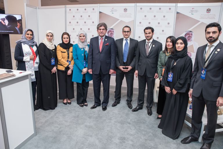 شمة بنت سهيل المزروعي وزيرة شؤون الشباب 