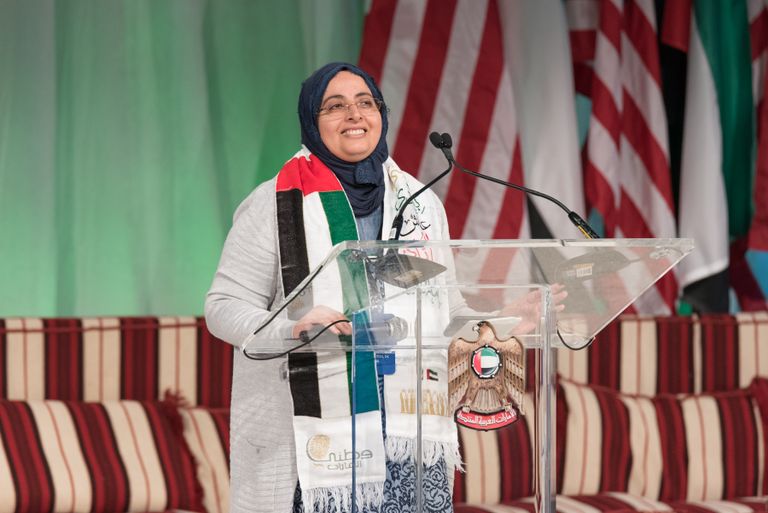 شمة بنت سهيل المزروعي وزيرة شؤون الشباب 