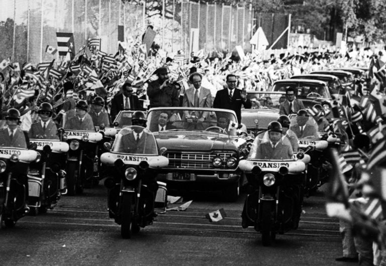 الكوبيون يودعون كاسترو