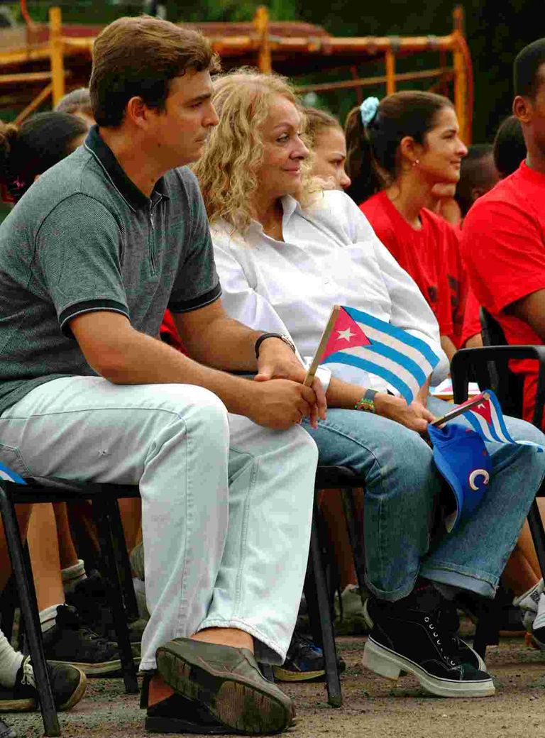 كاسترو مع زوجته الأولى ميرتا دياز بالارت