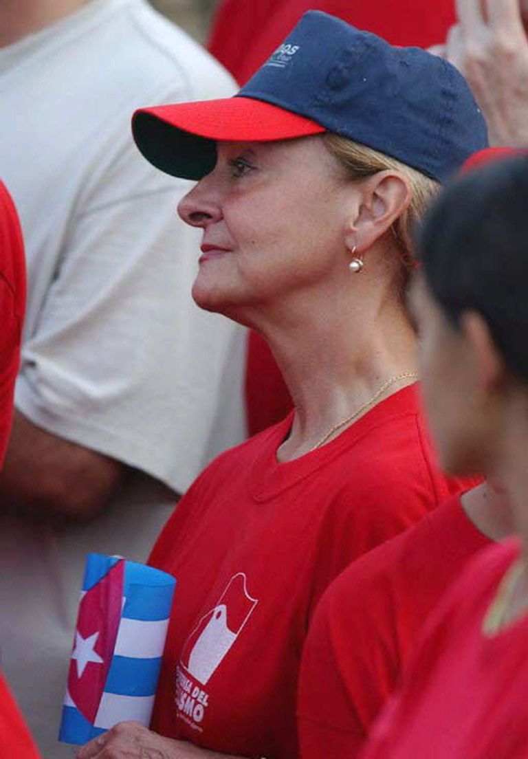 كاسترو مع زوجته الأولى ميرتا دياز بالارت