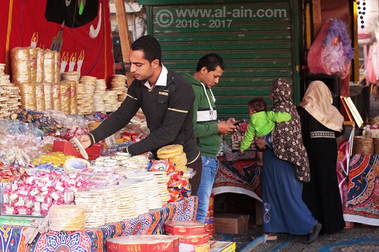 حلوى المولد تنتظر فرحة البيع