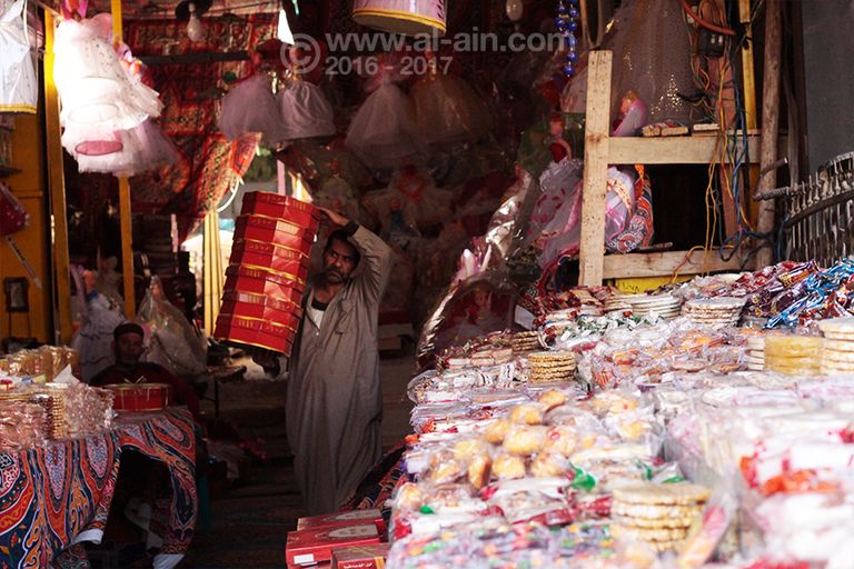 حلوى المولد تنتظر فرحة البيع