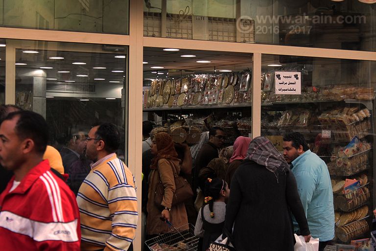 حلوى المولد تنتظر فرحة البيع