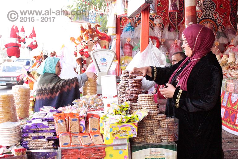 حلوى المولد تنتظر فرحة البيع